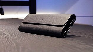 Gefaltetes Brillenetui der RayBan Meta Display