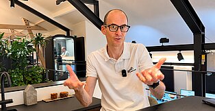 Michael Zgoll trägt die EvenG2 Smarte Brille