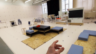 Blick in die Blackbox auf dem Vitra Campus mit Möbeln