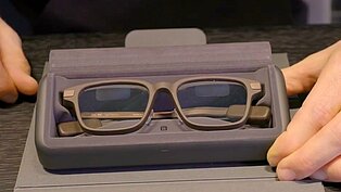 Die Even Realites Brille in der offenen Verpackung